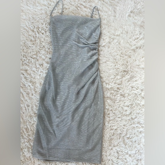 laundry by shelli segal silver dress $350 Laundry By Shelli Segal Women's Silver Mesh Sequined Evening Dress Size 0